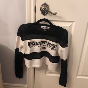 Cropped long sleeve shirt